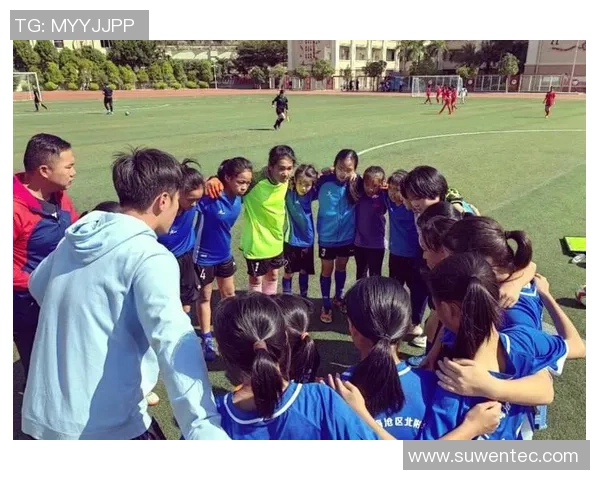 相聚足球的激情时刻让我们在绿茵场上共同追逐梦想与友谊的无限可能