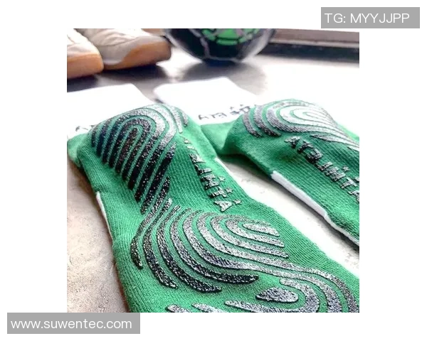 踢足球时是否必须穿足球袜对运动表现和安全性的影响探讨